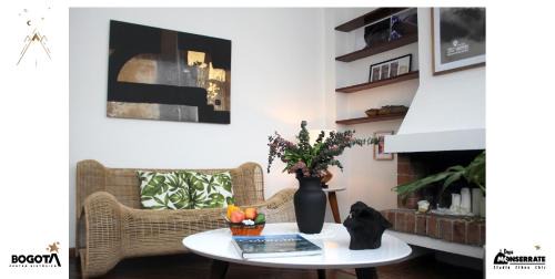 La Candelaria Apartment | Historic Depa Monserrate: Mountain Views & Pet-Friendly Stay