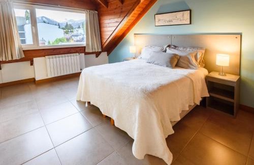 Centro Apartment | Central Bariloche Retreat - Guest Rated 9.5 & Family Friendly