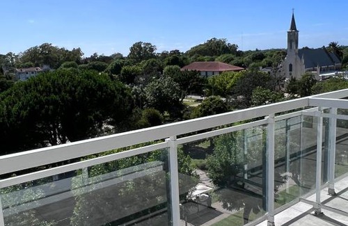 General Juan Madariaga Apartment | Exceptional Departamendo Madariaga: Family-Friendly Retreat
