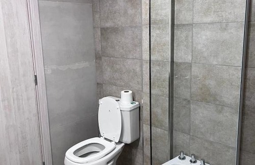 General Juan Madariaga Apartment | Exceptional Departamendo Madariaga: Family-Friendly Retreat