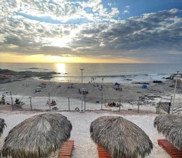 Iquique Apartment | Oceanfront 1D Departamento in Playa Huantajaya, Rated 8.9