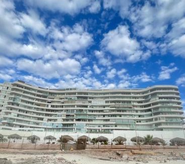 Iquique Apartment | Oceanfront 1D Departamento in Playa Huantajaya, Rated 8.9