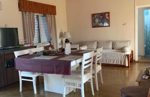 Gualeguay Apartment | Charming 2-Bedroom Apartment with Child-Friendly Amenities