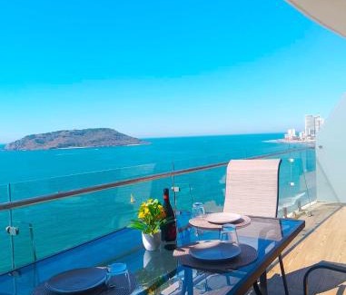 Zona Dorada Apartment | Oceanfront Escape at Camino al Mar with Private Beach