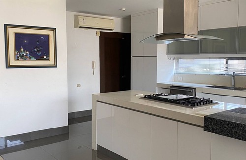 Kennedy Apartment | Top-Rated 2-Level Apartment in Kennedy Vieja for Families