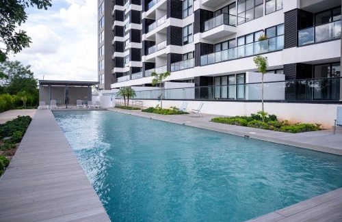 Zona Industrial Apartment | Elegant Oceanfront Suite Near Plaza Harbor - Pet Friendly