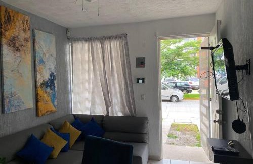 Toluquilla Apartment | Family-Friendly Retreat at Departamento entero Toluquilla