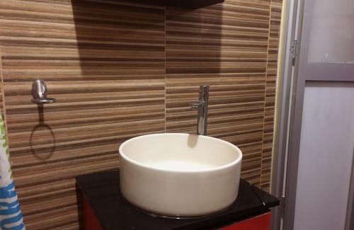 Ayacucho Apartment | Departamento espacioso, 1er piso, céntrico, 3 baños, frente al parque Ingenieros