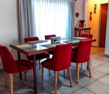 Parque Patricios Apartment | Departamento para 6 con cochera a 4 cuadras subte H