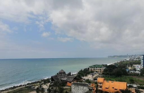 Atacames Apartment | Cozy Beachfront Apartment for 6 near Tonsupa & Atacames
