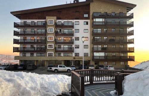 Valle Nevado Apartment | Explore Departamento Residencial Valle Nevado - Pet Friendly Getaway