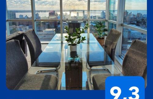 Posadas Apartment | River View Retreat: Centrally Located 4-Star Hotel