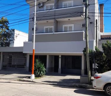 Resistencia Apartment | Highly Rated Departamentos Donovan: Family-Friendly Retreat