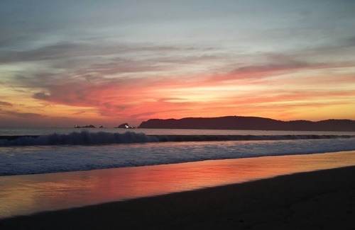 Perula House | Explore the Serene Department Fences of the Sea Hotel