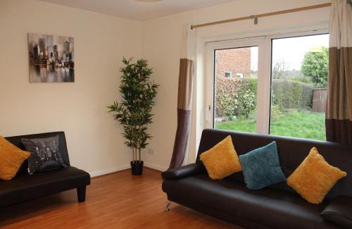 Borrowash House | Discover Depedale House: Family-Friendly 4-Star Retreat