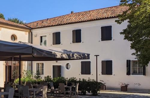 Giarre Bed & Breakfast | Relax at Dependance del Brenta: Pet-Friendly Retreat