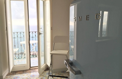 Pizzo Apartment | Beautiful Dependance delle Grazie by the Sea with Pool