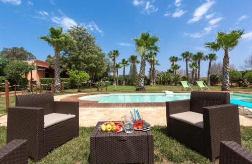 Matino House | Explore Dependence di Villa Dea: Pool, Family-Friendly Haven