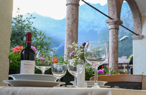 San Lorenzo in Banale Hotel | Discover Dependable Comfort at Soran-Hotel San Lorenzo