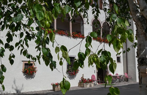 San Lorenzo in Banale Hotel | Discover Dependable Comfort at Soran-Hotel San Lorenzo