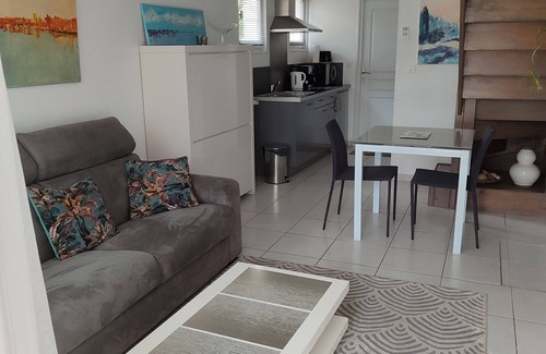 Cestas Apartment | Enchanting Retreat with Pool and Ocean View Awaits You