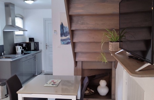 Cestas Apartment | Enchanting Retreat with Pool and Ocean View Awaits You