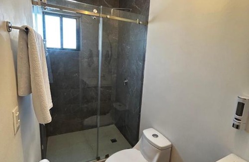 Escobedo Apartment | Family-Friendly Stay at Deplatino515 - 4-Star Comfort