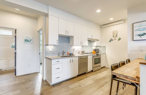 Depoe Bay House | Cozy Depoe Bay Townhome with Ocean Views & Great Amenities