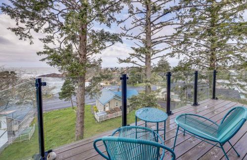 Depoe Bay House | Relax in Depoe Bay Townhome with Ocean Views & Spa Access
