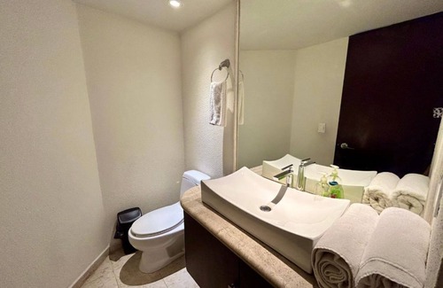 Huixquilucan Apartment | Spacious 3-Bedroom Retreat Near Santa Fe's Commercial Hub