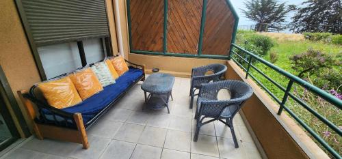 Caleta Horcon Apartment | 2D-1B Oceanview Retreat with Direct Beach Access