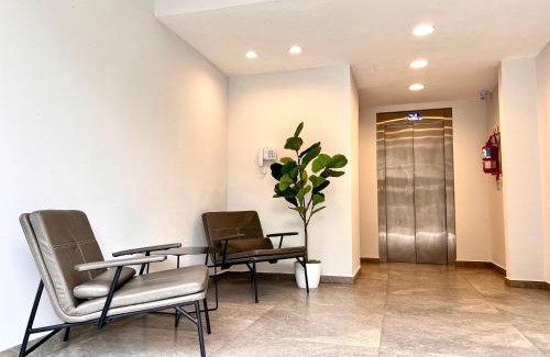 San Nicolas de los Arroyos Apartment | Riverside Retreat: Family-Friendly Stays with a View