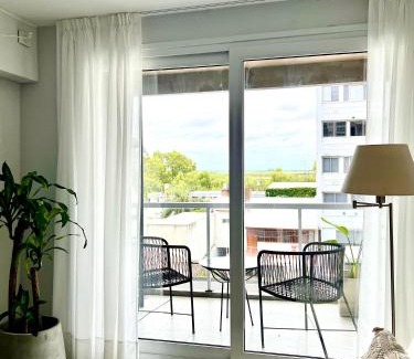 San Nicolas de los Arroyos Apartment | Scenic Depto con Vistas: Guest Rated 9.8, Family Friendly
