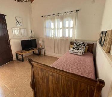 Esquina Apartment | Explore Our Central Location with Family and Pets Welcome!