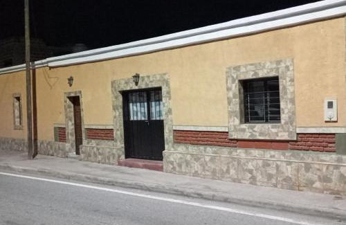 Fray Mamerto Esquiu Apartment | Budget-Friendly Stay at Depto Ruta 40: Family Welcome