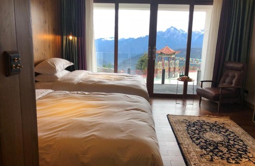 Deqen County House | Experience Deqin Wuxiang Meili Snow Mountain Holiday Mansion