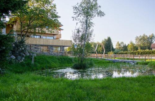 Ettensberg Apartment | Oceanfront Bliss at Der Bienenkorb - Guest Rated 9.2/10
