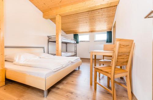 Ebhausen Bed & Breakfast | Pet-Friendly Der Bradler: Family-Friendly Retreat with Dining