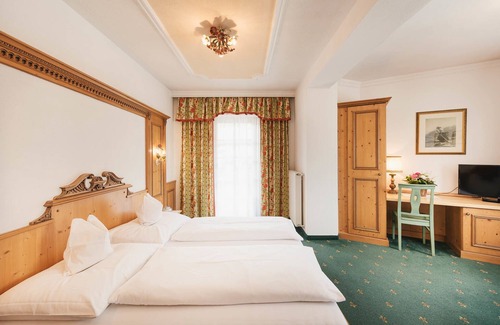 Neustift Im Stubaital Hotel | Der Hoferwirt: Guest Rated 10/10 with Spa & Family Amenities