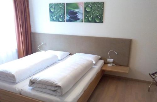 Bludenz Hotel | Discover Der Löwen: Family-Friendly Stay with Dining Options