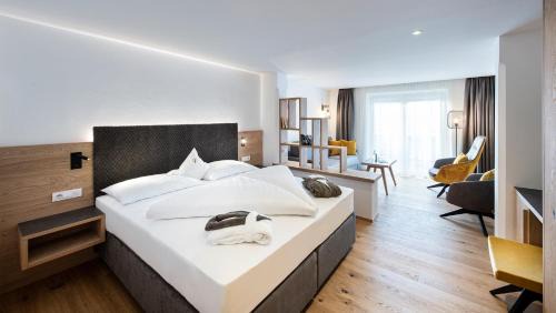 Burgusio Hotel | Relax at Der Mohrenwirt: Oceanfront Oasis with Spa & Pool