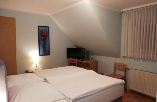 Mollbergen Hotel | Discover Der Prinsenhof: Family-Friendly with Breakfast & Dining
