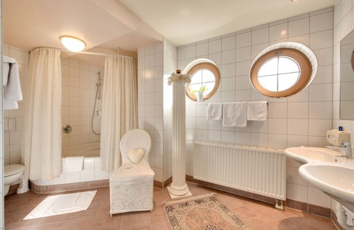 Mils Hotel | Experience Relaxation at Der Reschenhof - Rated 9/10