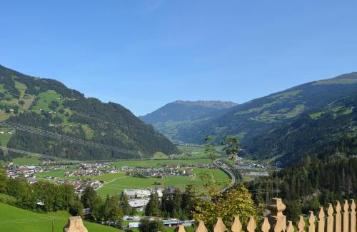 Hainzenberg Apartment | Discover Der Waidachhof Zillertal - Family & Pet Friendly Stay