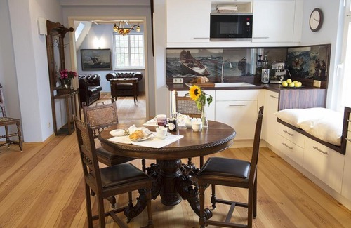 Stolpe Apartment | Admiralssuite WF-46: Pet and Child Friendly Retreat