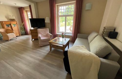 Stolpe Apartment | Family-Friendly Stay at Der Westflügel Knappe Gerhard