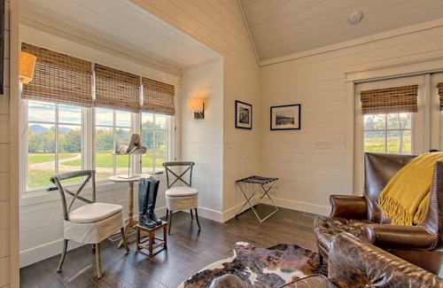 Dillard Cottage | Relax at Derby Cottage with Ocean View and Breakfast Options