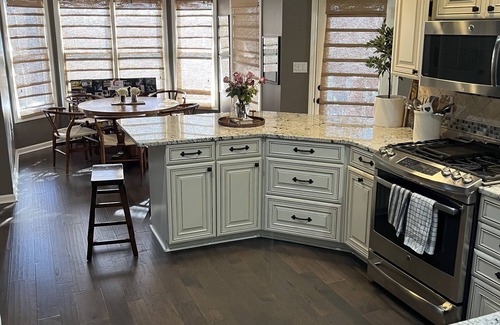 Buechel House | Spacious Derby/PGA East End 4 Bedroom Home with Kitchen