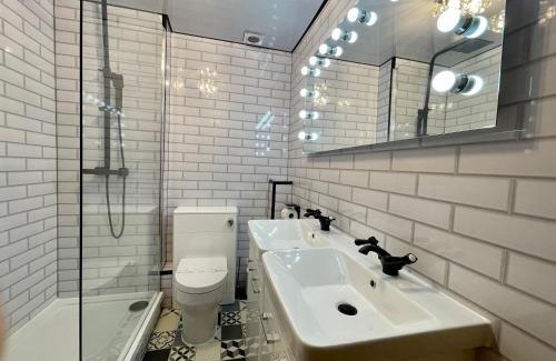 Alport House | Experience Harthill Hall: Private Hot Tub & Pool Access