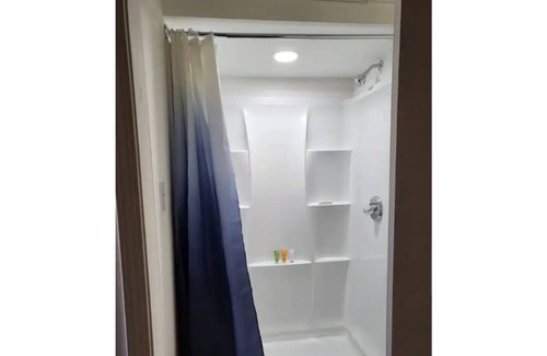 Laguna Park Apartment | Relaxing Derekville #3 Unit with Gated Pool and Spa
